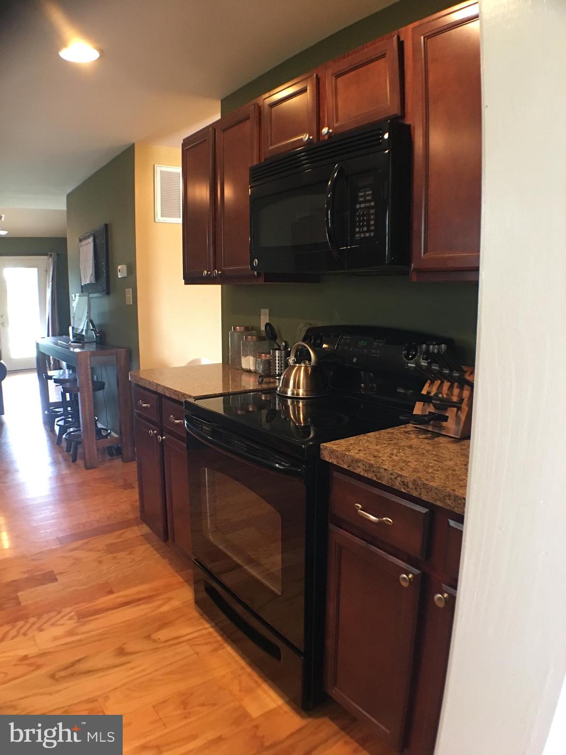 516 Thumper Drive Ranson, WV 25438 - Photo 14 of 38 kitchen