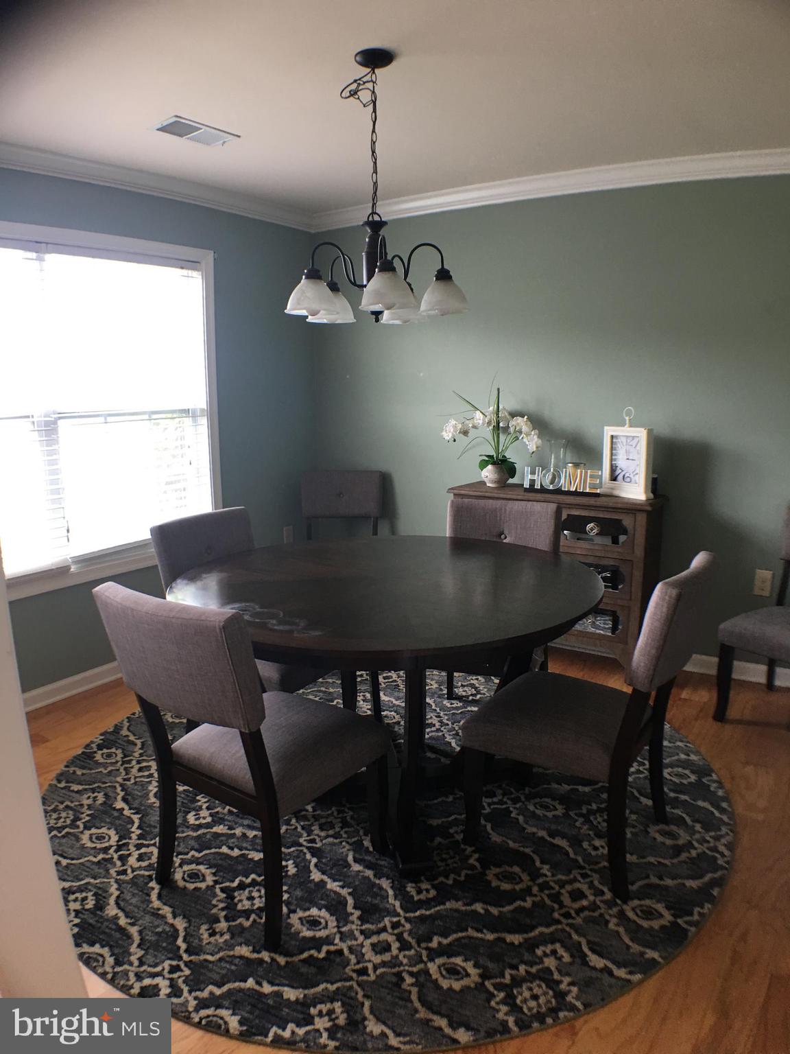 516 Thumper Drive Ranson, WV 25438 - Photo 5 of 38 Dining room