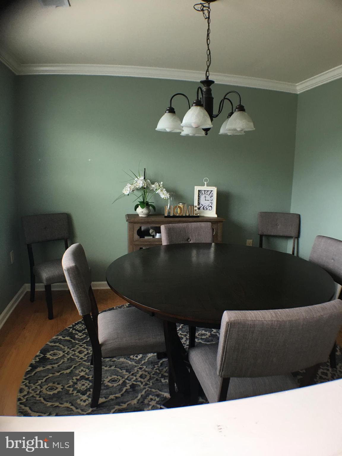 516 Thumper Drive Ranson, WV 25438 - Photo 7 of 38 Dining room
