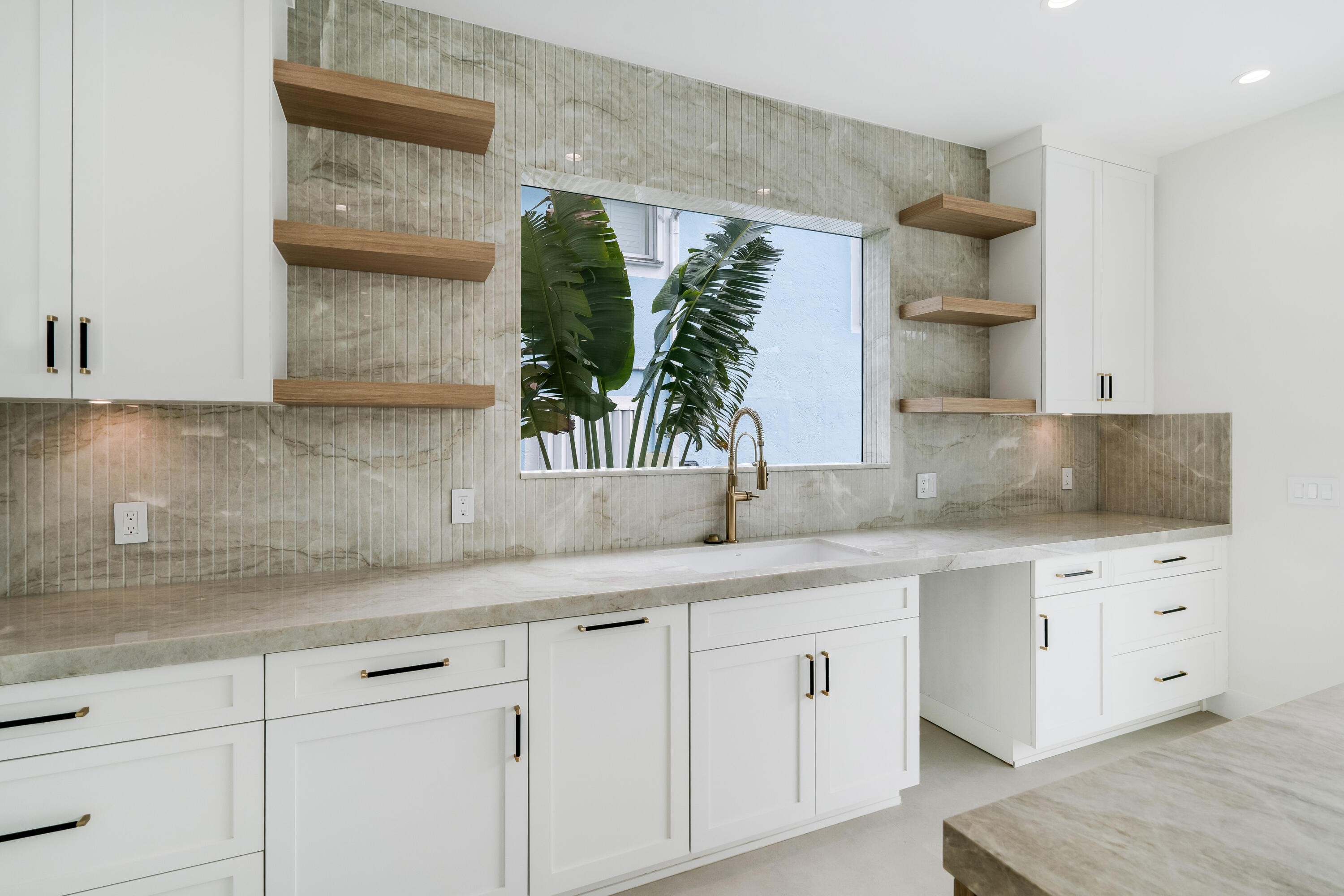 115 Spoonbill Road Tavernier, FL 33070 - Photo 19 of 85 2025_01_12 115 SPOONBILL LIVING-KITCHEN-