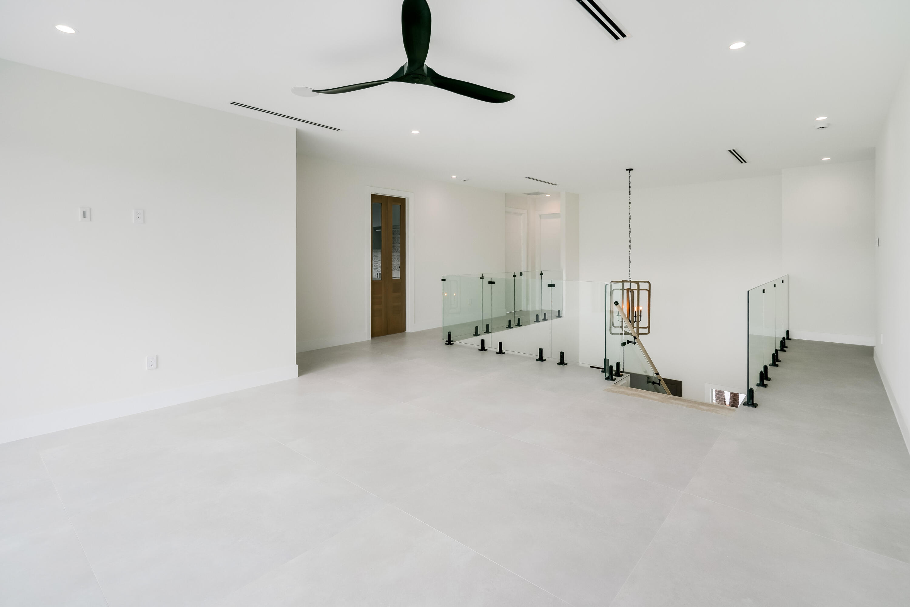 115 Spoonbill Road Tavernier, FL 33070 - Photo 26 of 85 2025_01_12 115 SPOONBILL UPSTAIRS-2