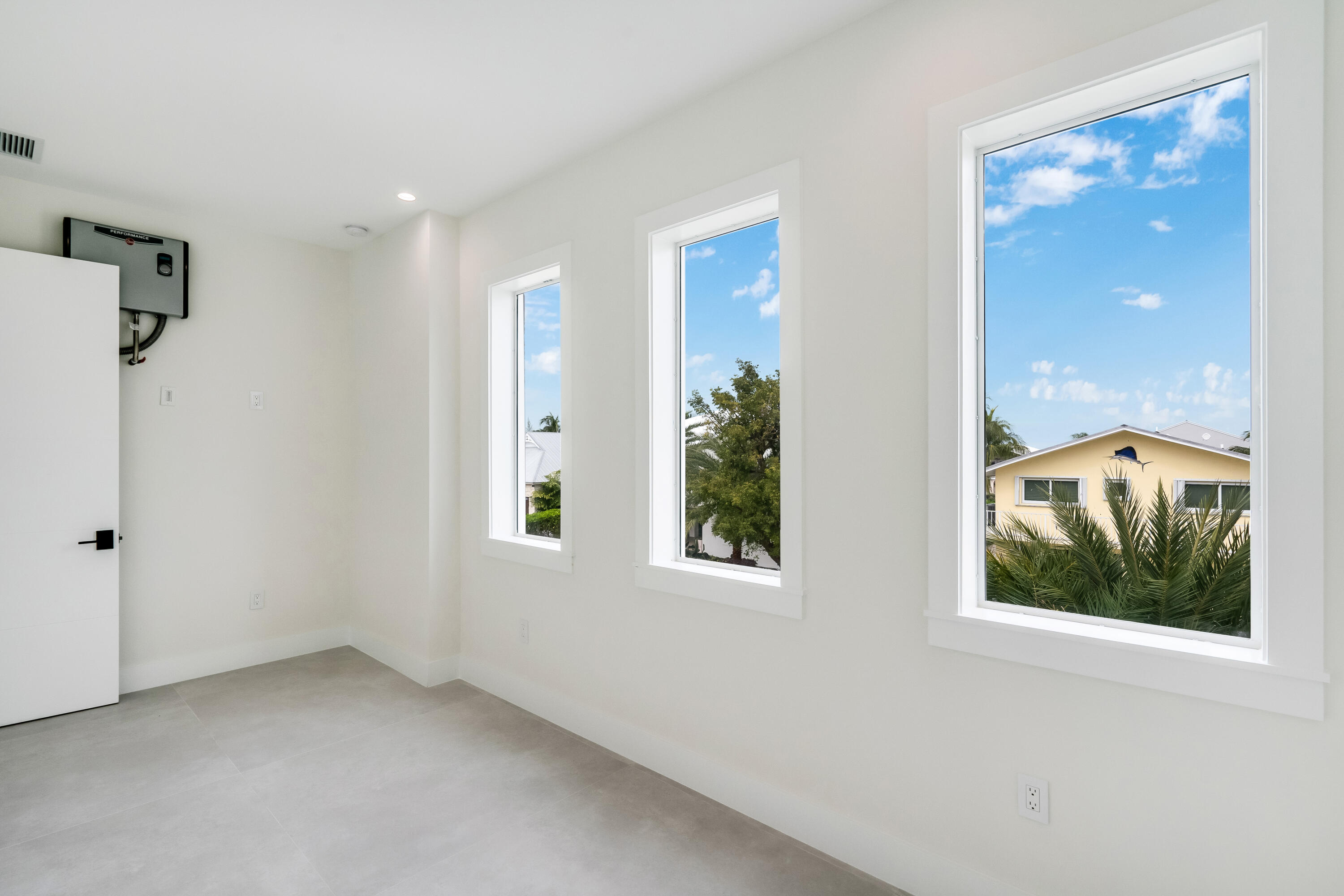 115 Spoonbill Road Tavernier, FL 33070 - Photo 59 of 85 a view of an empty room and window