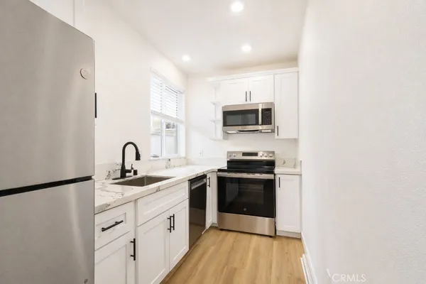 $2,325 | 625 Orizaba Avenue, Unit 5, Long Beach, CA 90814