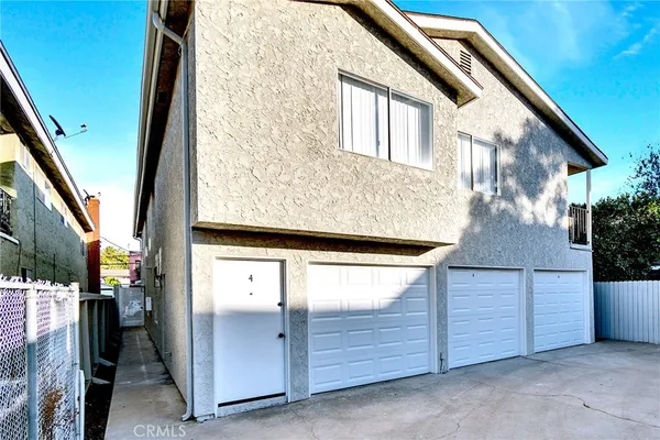 $2,325 | 625 Orizaba Avenue, Unit 5, Long Beach, CA 90814