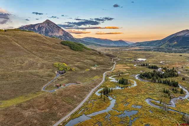 a view of an ocean from a building