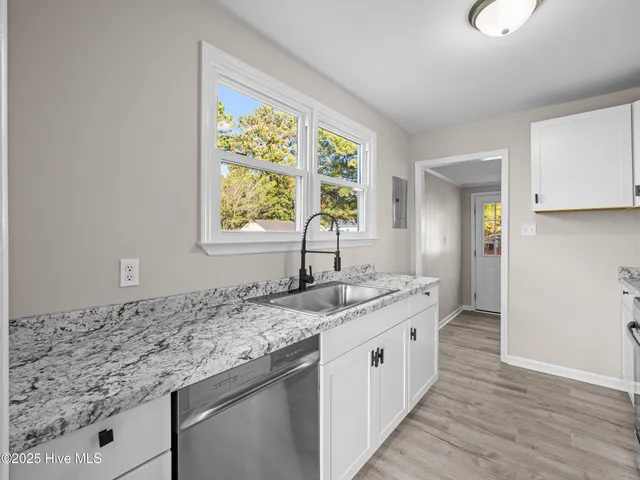 $229,000 | 402 New River Drive, Jacksonville, NC 28540