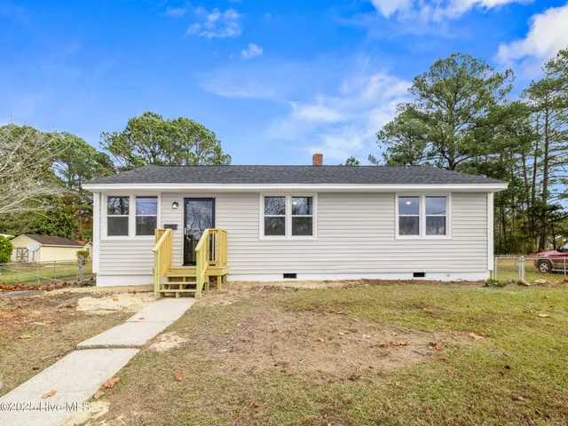 $229,000 | 402 New River Drive, Jacksonville, NC 28540