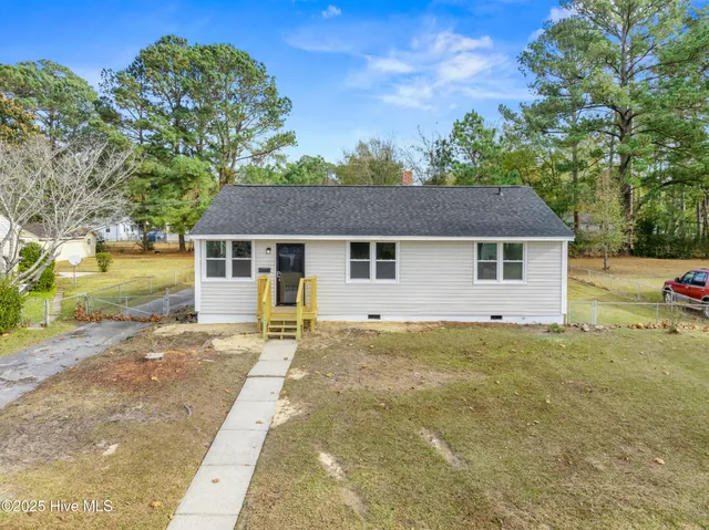 $229,000 | 402 New River Drive, Jacksonville, NC 28540