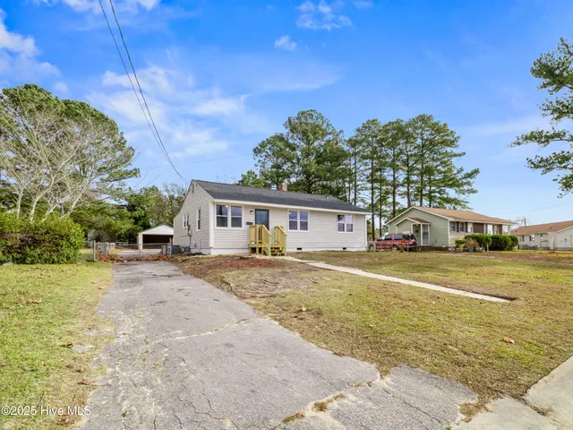 $229,000 | 402 New River Drive, Jacksonville, NC 28540