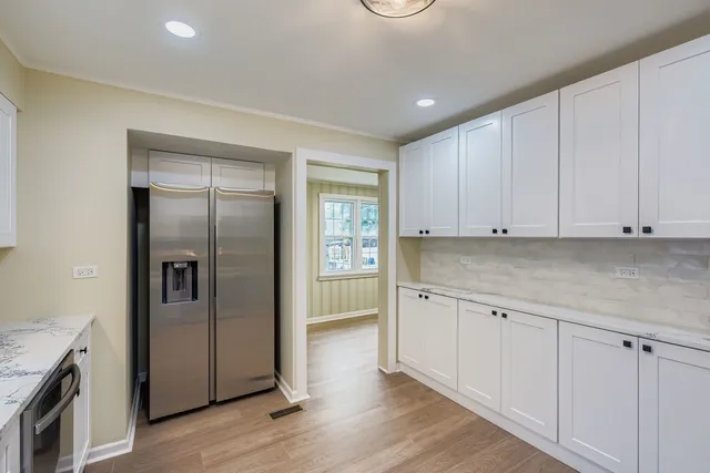 $2,600 | 14827 Kenneth Avenue, Midlothian, IL 60445