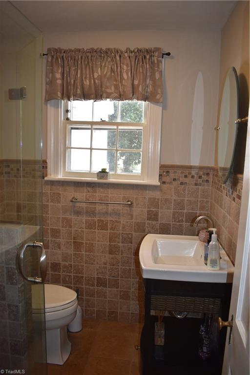 369 Hawthorne Road Elkin, NC 28621 - Photo 13 of 21 Gallery Image 13