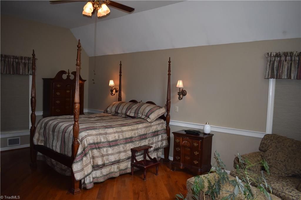 369 Hawthorne Road Elkin, NC 28621 - Photo 14 of 21 Gallery Image 14
