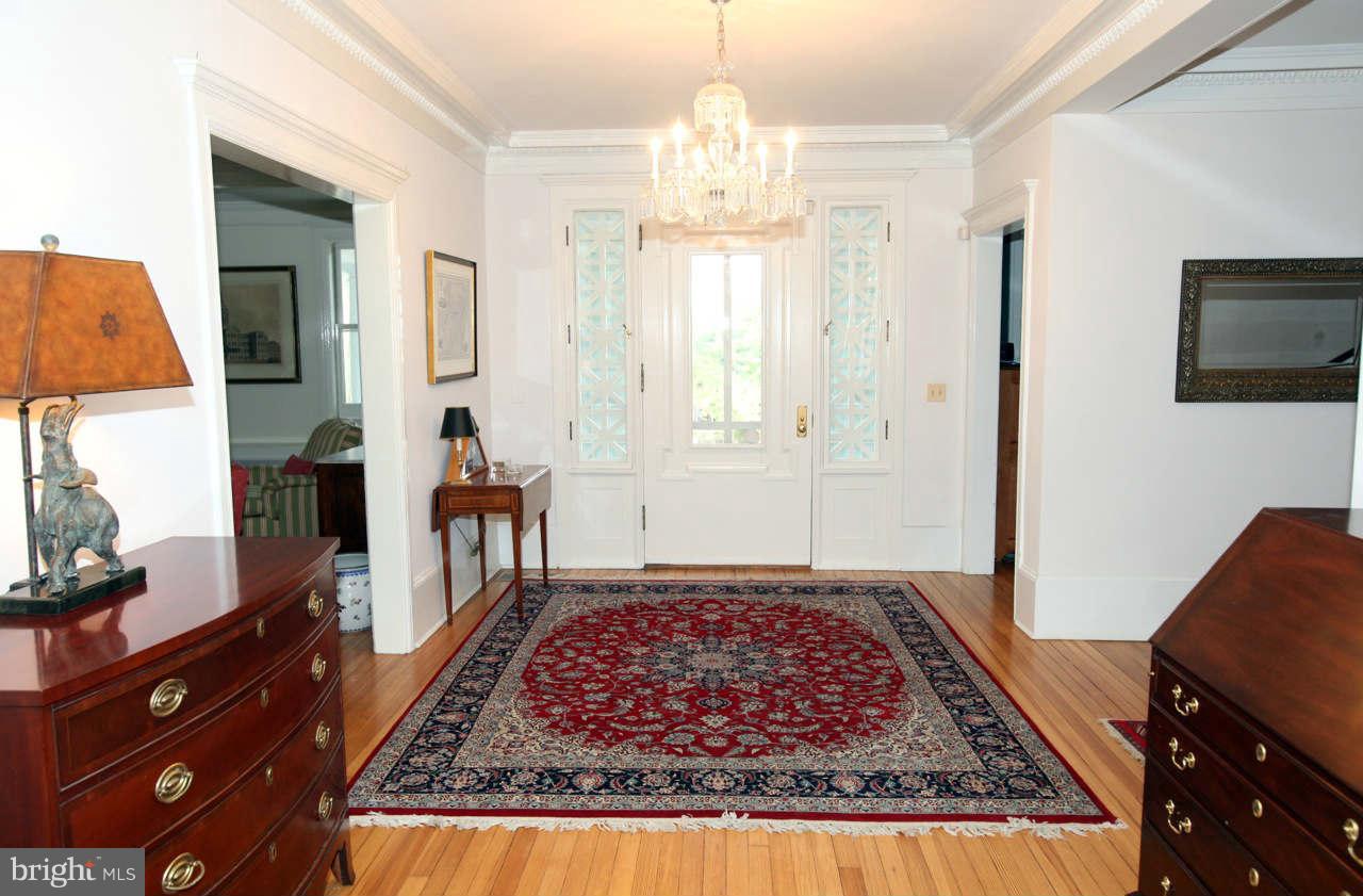 12 Club Road Baltimore, MD 21210 - Photo 2 of 30 Front Hall