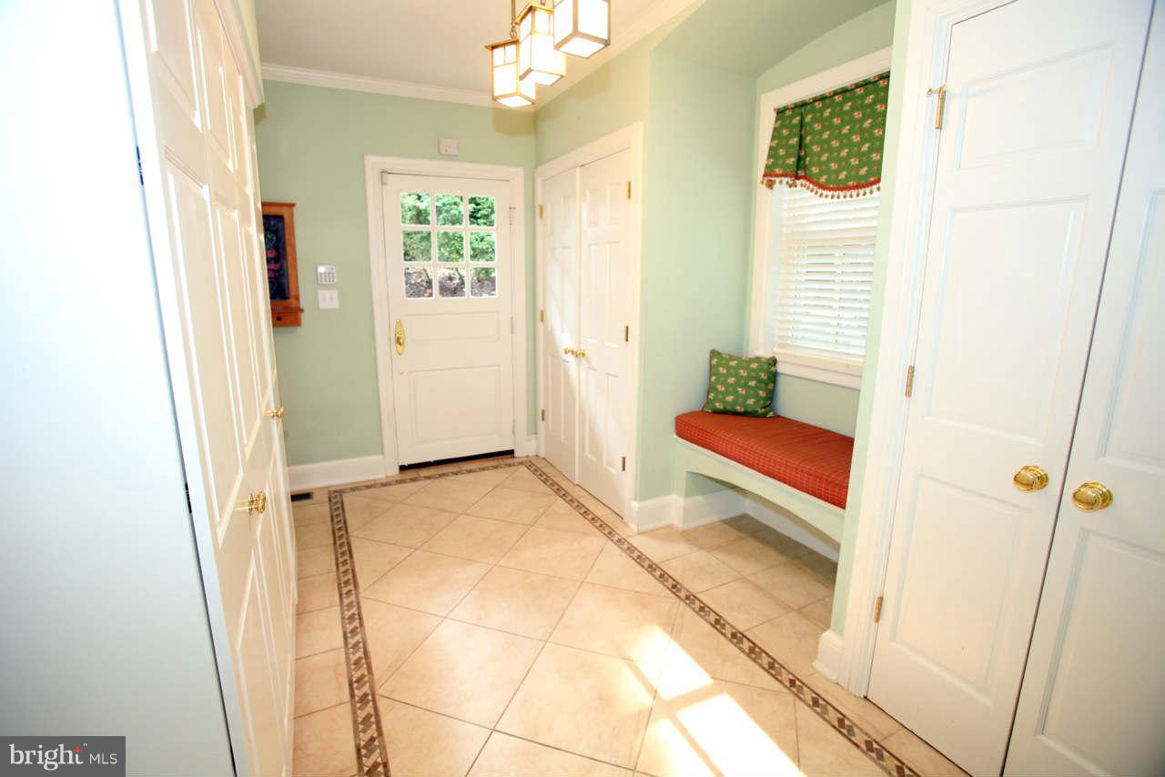 12 Club Road Baltimore, MD 21210 - Photo 11 of 30 Mud Room