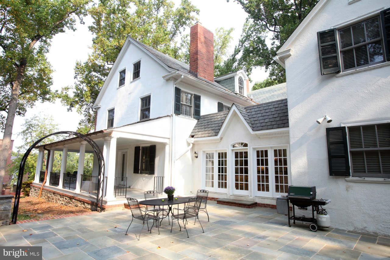 12 Club Road Baltimore, MD 21210 - Photo 27 of 30 Patio & side of house