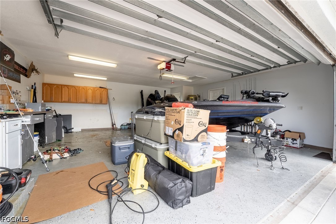 17290 Rewis Road Alva, FL 33920 - Photo 24 of 50 a workspace with furniture