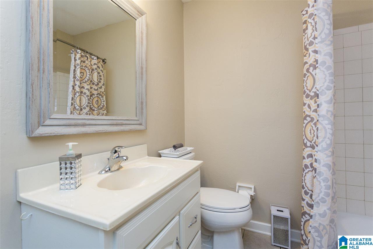 2968 Green Valley Road, Unit 11 Birmingham, AL 35243 - Photo 13 of 25