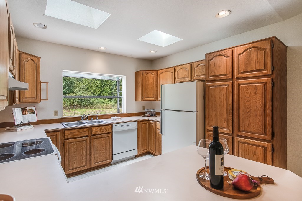 18014 Southeast 132nd Street Renton, WA 98059 - Photo 13 of 25