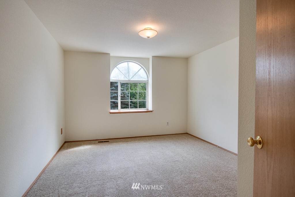 18014 Southeast 132nd Street Renton, WA 98059 - Photo 21 of 25