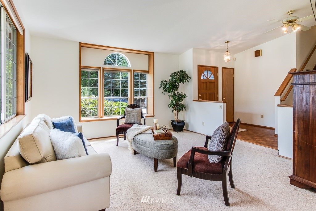 18014 Southeast 132nd Street Renton, WA 98059 - Photo 6 of 25