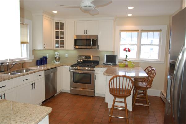381 Weston Road Wellesley, MA 02482 - Photo 3 of 18