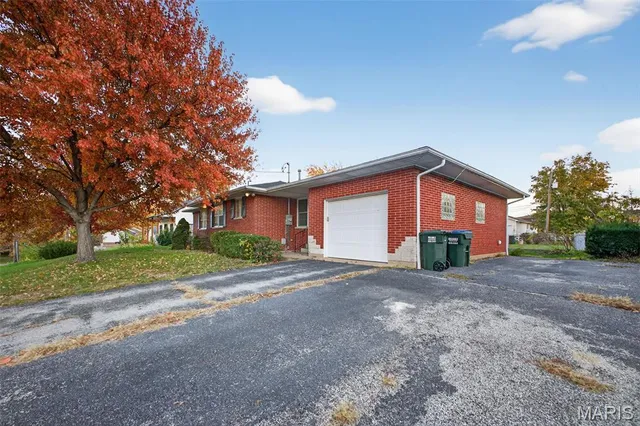 $200,000 | 222 Brandt Street, Columbia, IL 62236