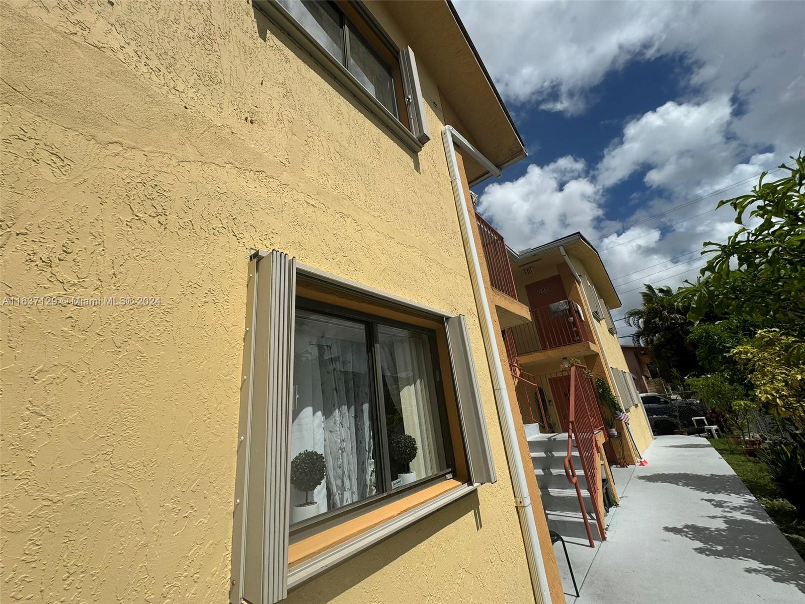 231 East 7th Street Hialeah, FL 33010 - Photo 6 of 39 a view of balcony