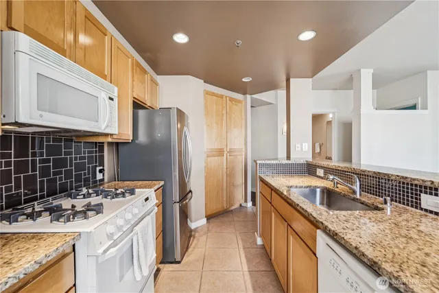 $2,650 | 2801 1st Avenue, Unit 404, Seattle, WA 98121