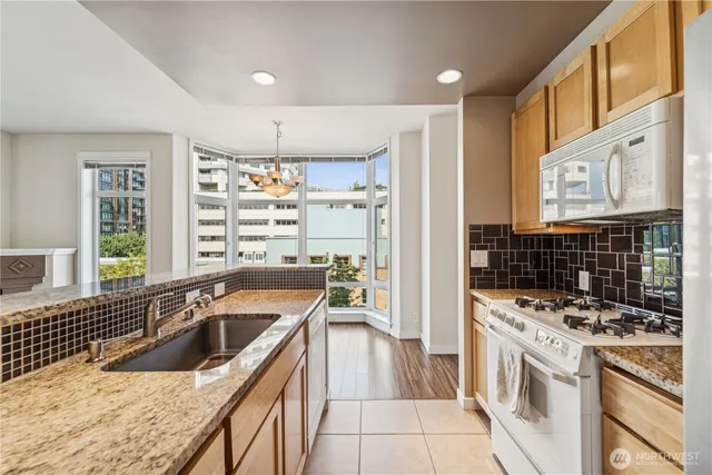 $2,650 | 2801 1st Avenue, Unit 404, Seattle, WA 98121