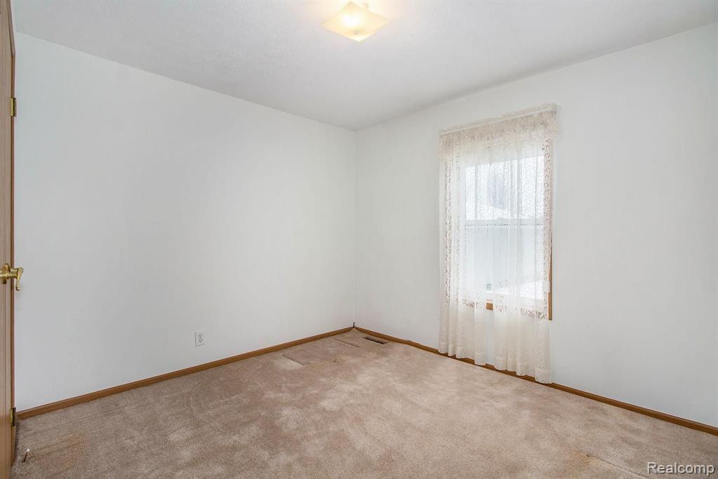 12098 South Reed Road Byron, MI 48418 - Photo 11 of 28