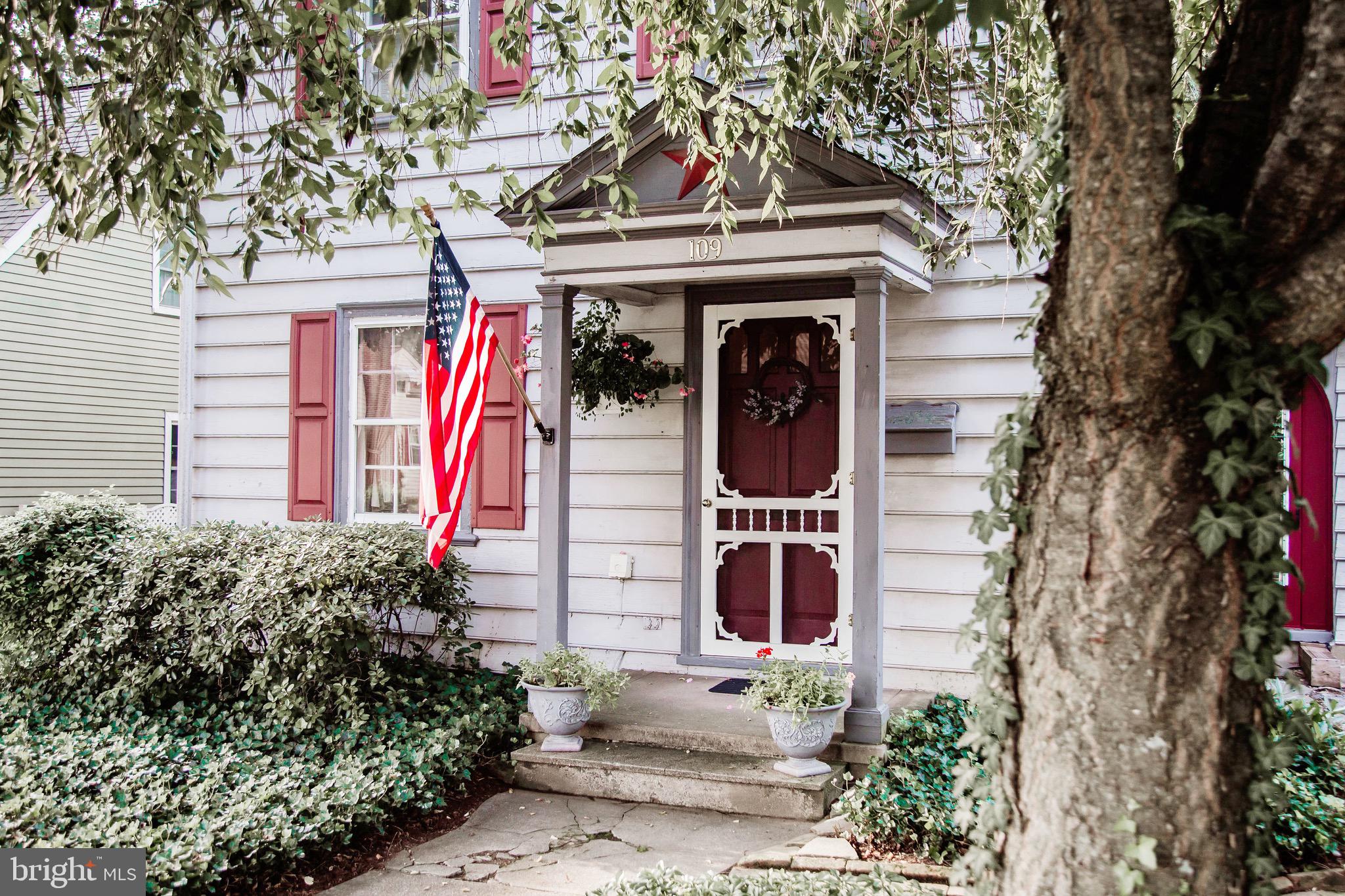 109 West 3rd Avenue Lititz, PA 17543 - Photo 2 of 40