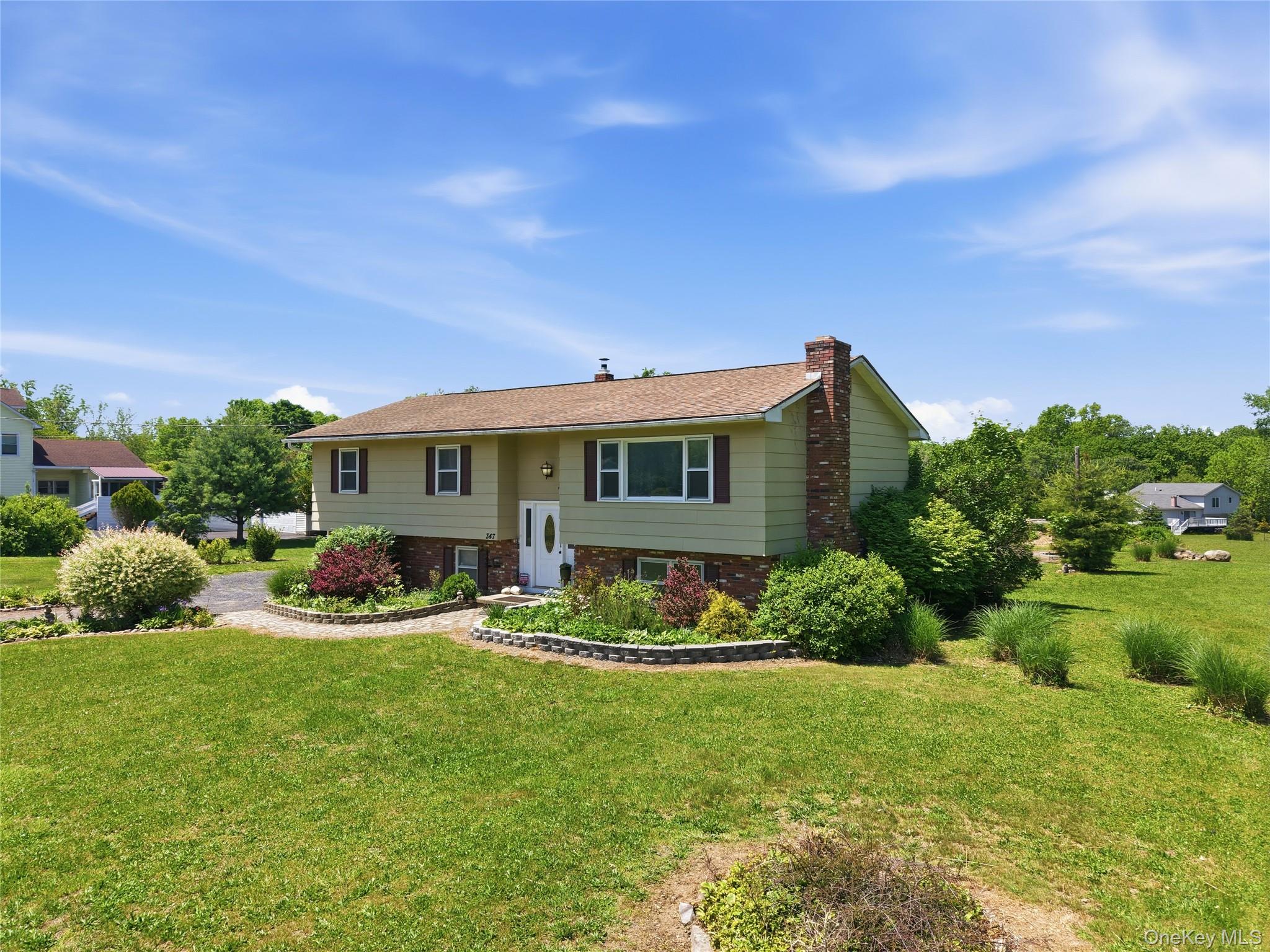 347 Plains Road Wallkill, NY 12589 - Photo 2 of 46