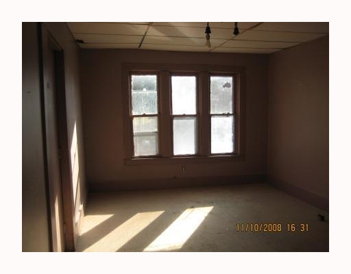 916 West State Street Springfield, OH 45506 - Photo 2 of 6