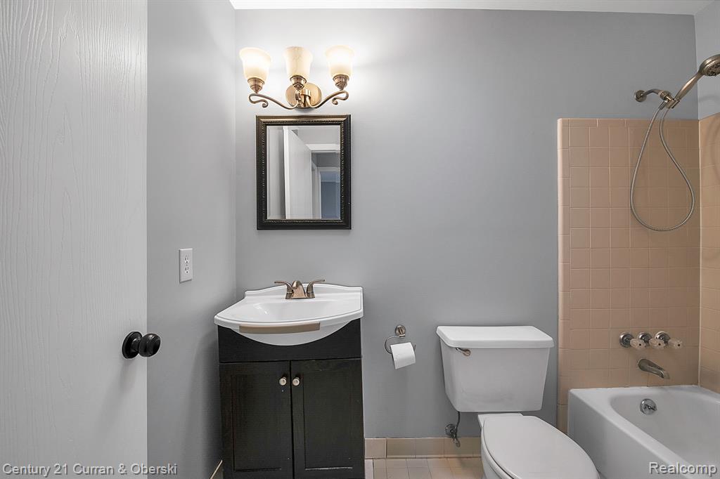 1037 High-Ridge Drive Canton, MI 48187 - Photo 15 of 22