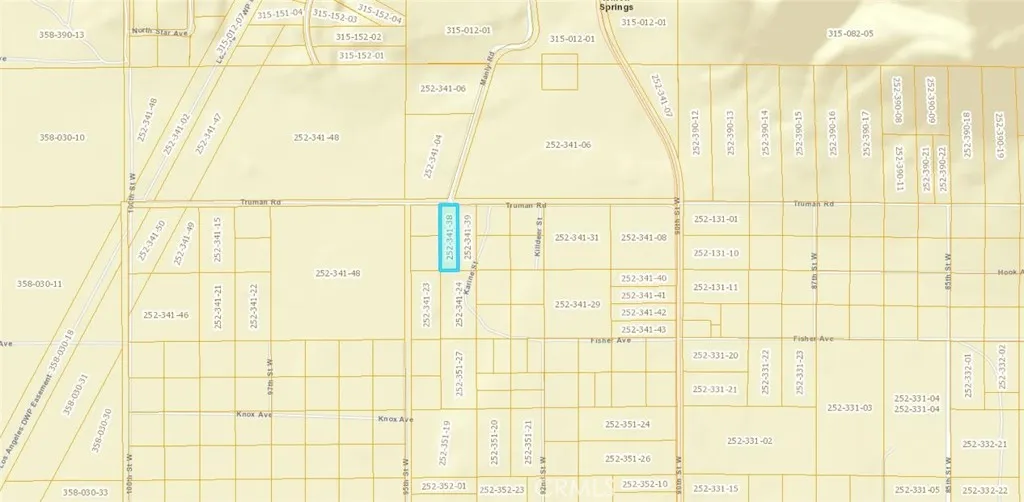 0 Truman Road Rosamond, CA 93560 - Photo 4 of 10 a bathroom with a shower