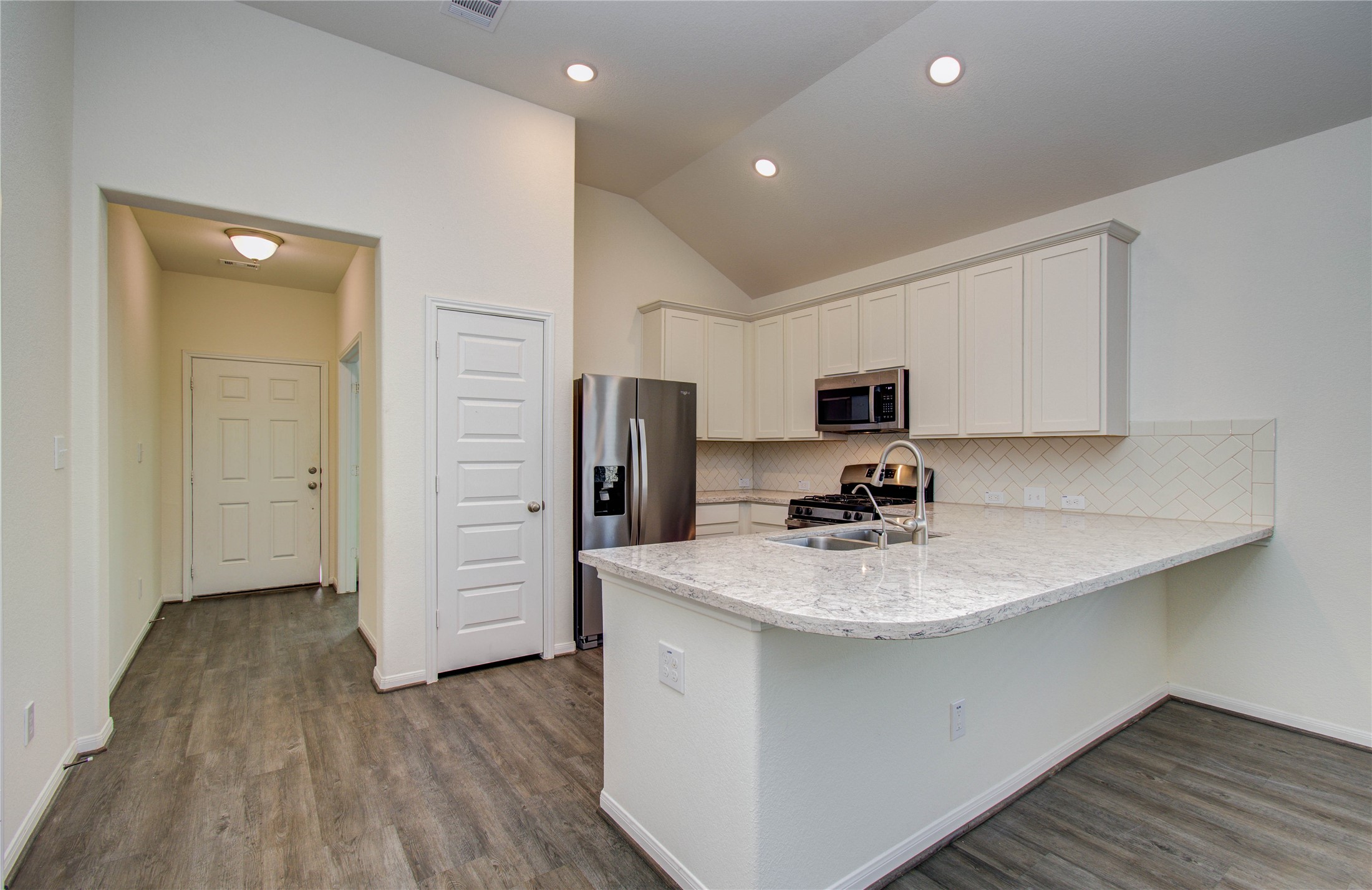 8426 Beacon Bay Circle Baytown, TX 77523 - Photo 12 of 36