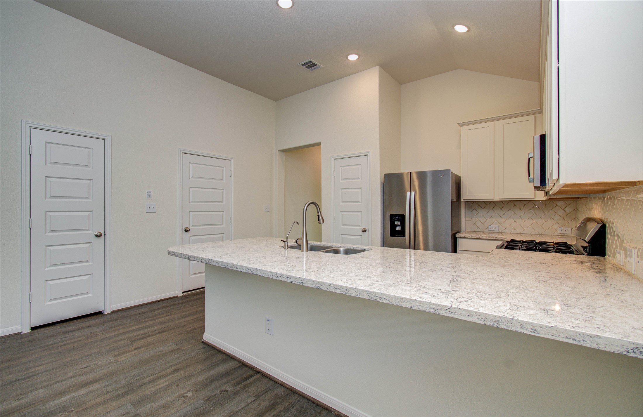 8426 Beacon Bay Circle Baytown, TX 77523 - Photo 13 of 36