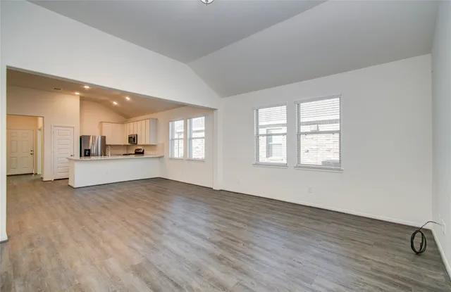 $2,300 | 8426 Beacon Bay Circle, Baytown, TX 77523