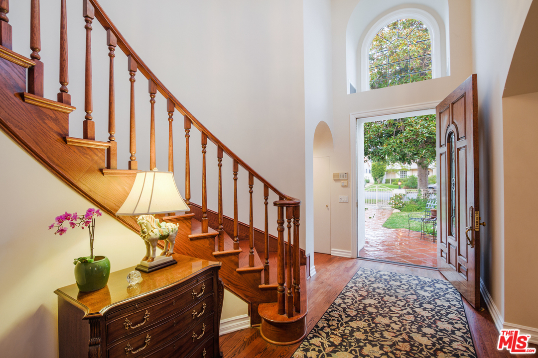 340 11th Street Santa Monica, CA 90402 - Photo 17 of 28 a view of an entryway with wooden floor