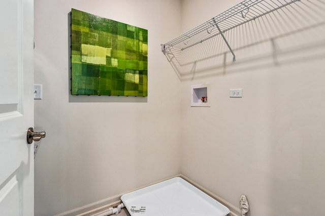 2021 Stuttle Road Batavia, IL 60510 - Photo 24 of 27 a bathroom with a window