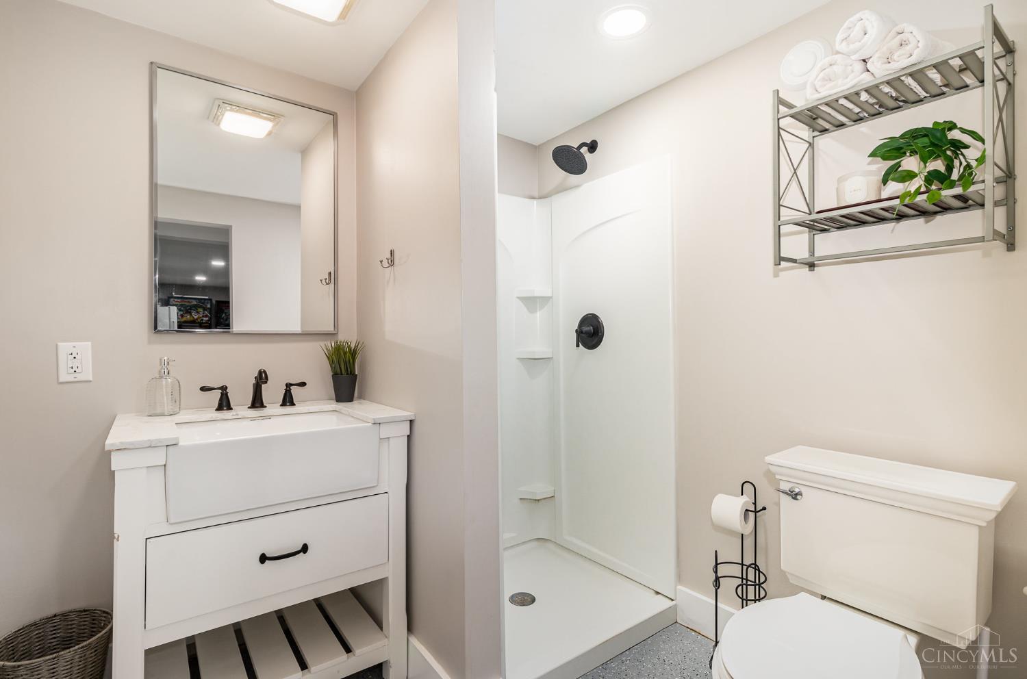 5891 Snyder Road Cincinnati, OH 45247 - Photo 25 of 38 Gallery Image 25