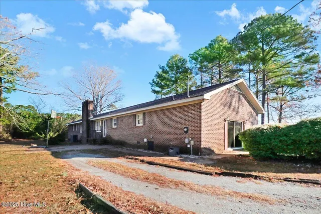 $390,000 | 5020 South Highway 96, Benson, NC 27504