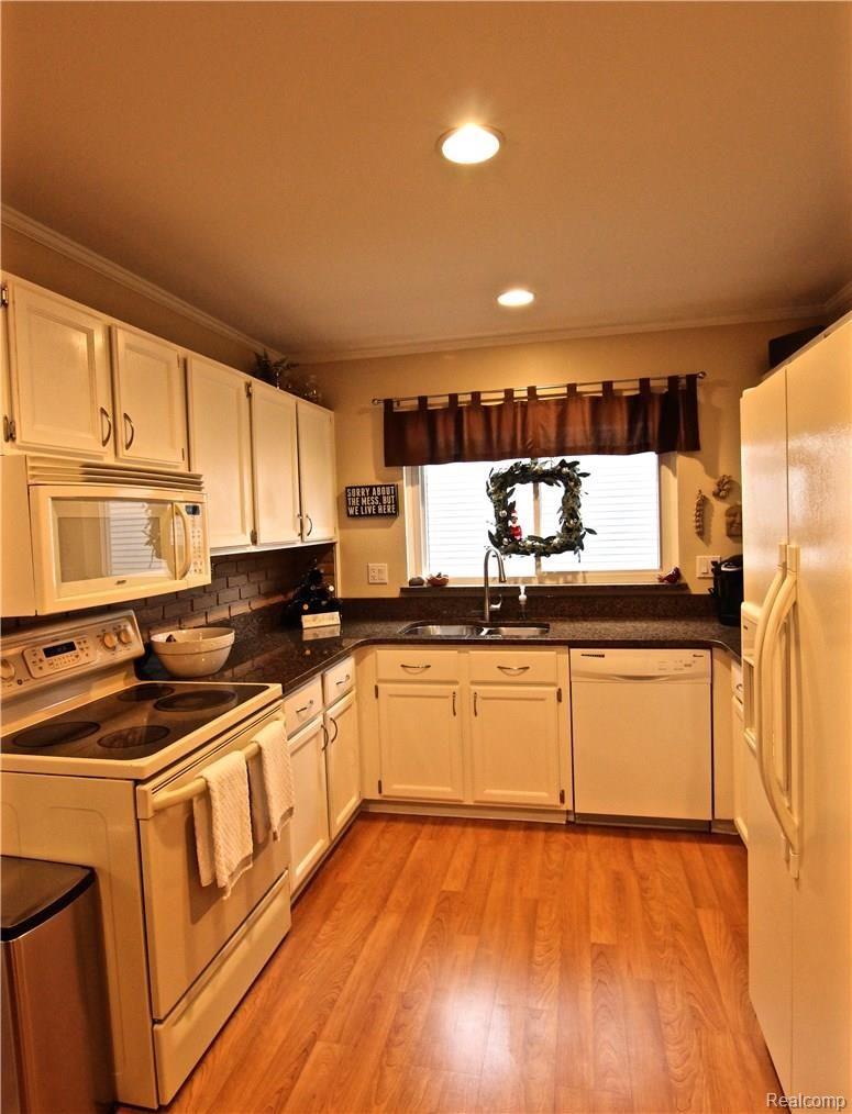 613 Bolinger Street Rochester, MI 48307 - Photo 43 of 49 IMG_4094.jpg