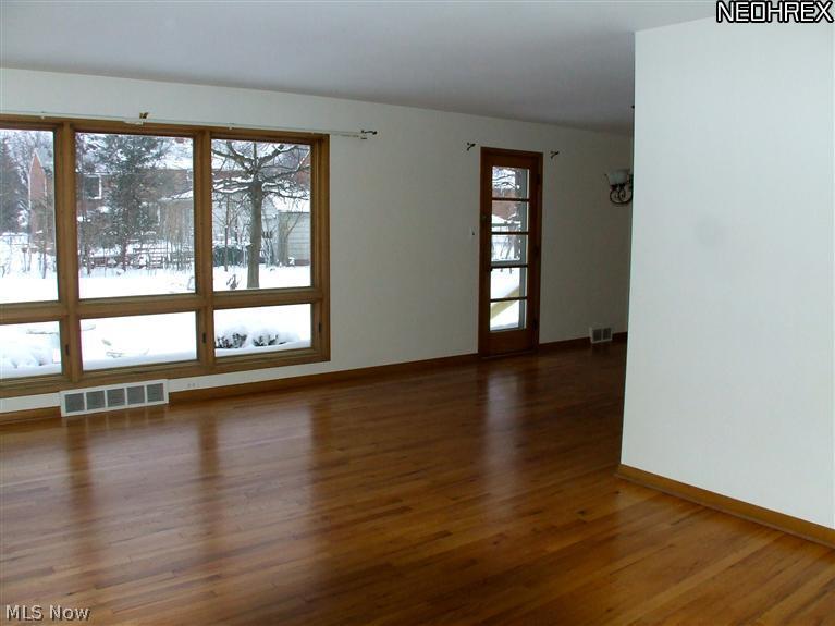 4856 South Sedgewick Road Cleveland, OH 44124 - Photo 3 of 20 Gallery Image 3