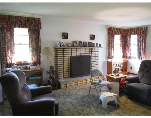 534 North Perry Highway Mercer, PA 16137 - Photo 3 of 18 Living Room.