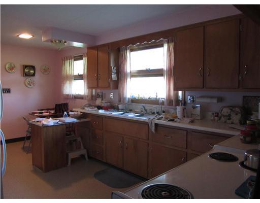534 North Perry Highway Mercer, PA 16137 - Photo 6 of 18 Kitchen.
