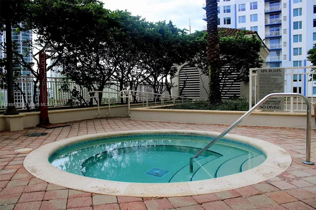 $3,100 | 511 Southeast 5th Avenue, Unit 610, Fort Lauderdale, FL 33301
