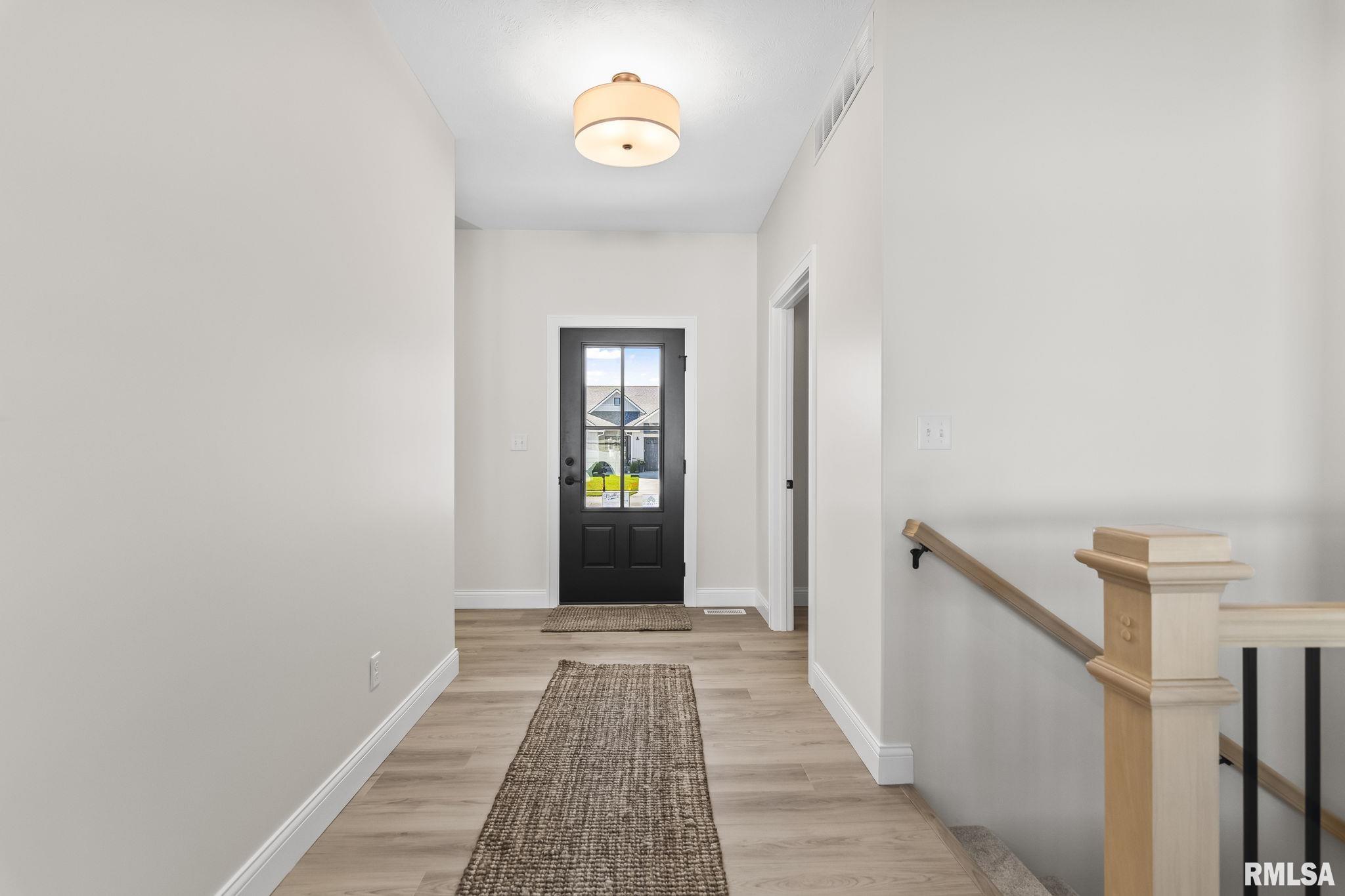1404 Winston Drive Springfield, IL 62711 - Photo 4 of 43 Gallery Image 4