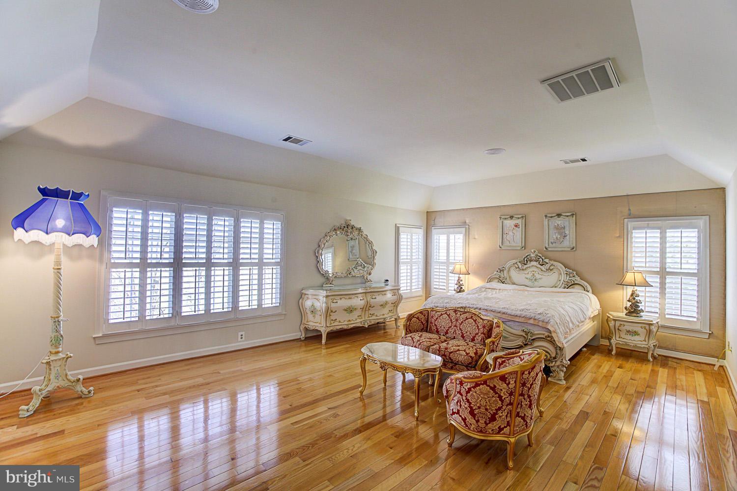 2102 Arrowleaf Drive Vienna, VA 22182 - Photo 15 of 29 Bedroom (Master)