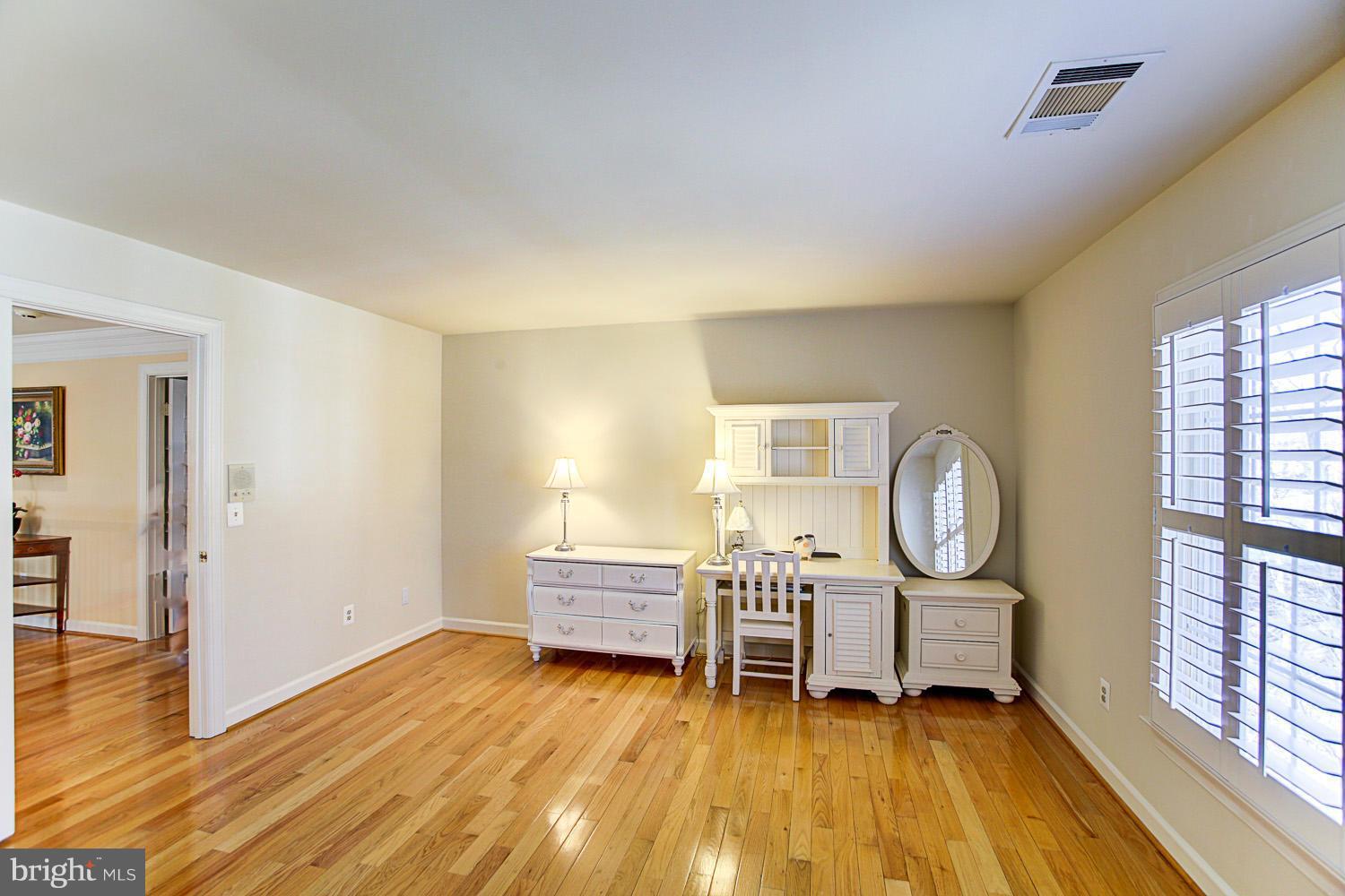 2102 Arrowleaf Drive Vienna, VA 22182 - Photo 20 of 29 Bedroom